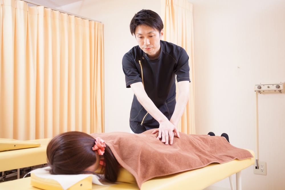 腰痛施術